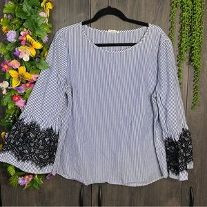 🌼3/$30🌼Messini Stripped Bell Sleeve Blouse Size XL